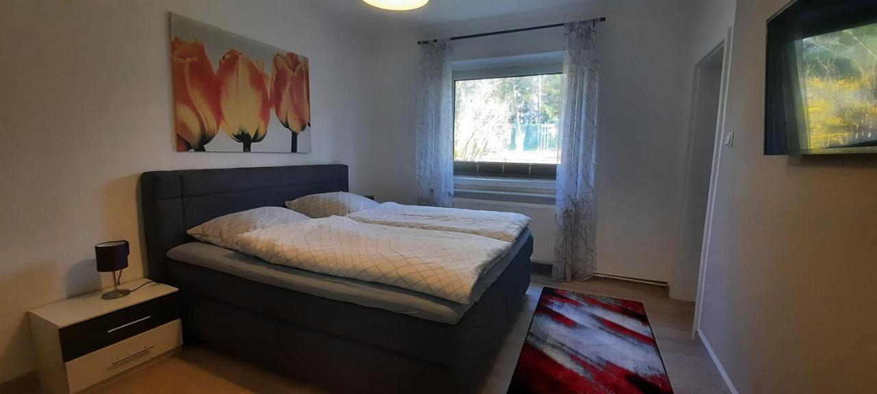 Ferienhaus Im Gruenen/Monteurzimmer Oranienburg Exteriör bild