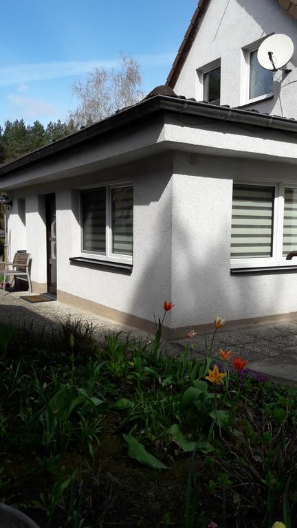 Ferienhaus Im Gruenen/Monteurzimmer Oranienburg Exteriör bild